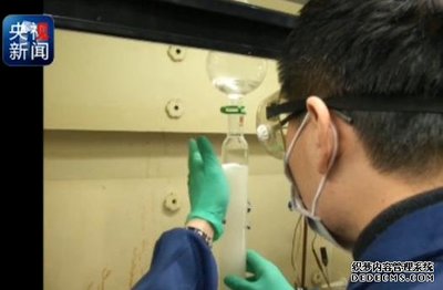 唐本忠榮獲自然科學獎一等獎 以原創(chuàng)概念引領光材料創(chuàng)新發(fā)展